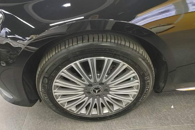 Used Mercedes-Benz E-Class 2021 E 300 L Stylish Model Exterior 4