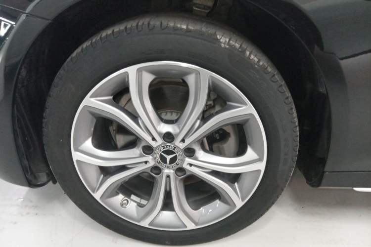 Used Mercedes-Benz E-Class 2021 Restyled E 300 L Sporty and Stylish Edition Exterior 4