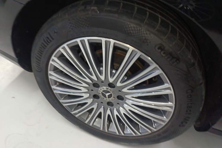 Used Mercedes-Benz E-Class 2021 E 300 L Luxury Model Exterior 5