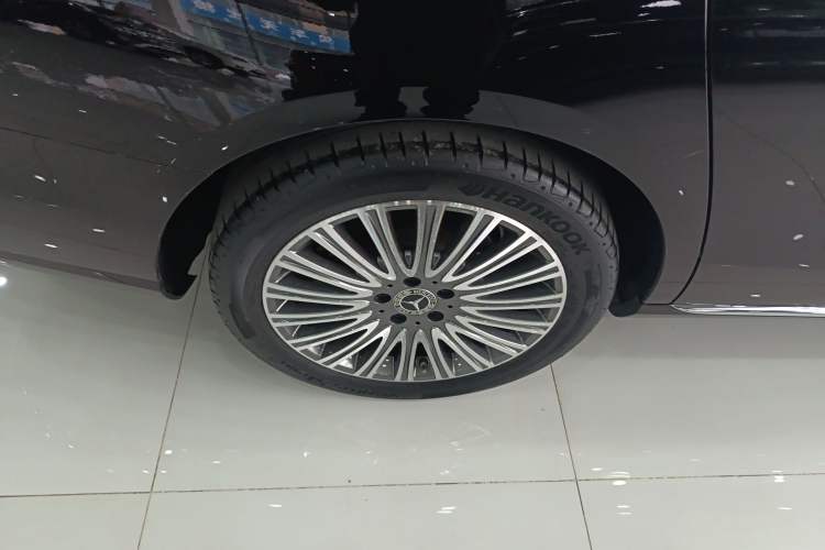 Used Mercedes-Benz E-Class 2021 Facelift E 300 L Stylish Edition Exterior 5