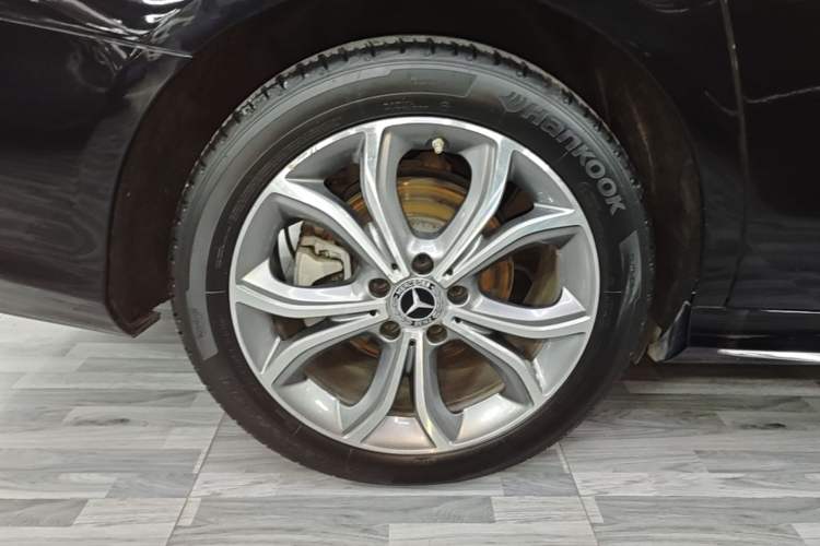 Used Mercedes-Benz E-Class 2021 Restyled E 300 L Sporty and Stylish Edition Exterior 5