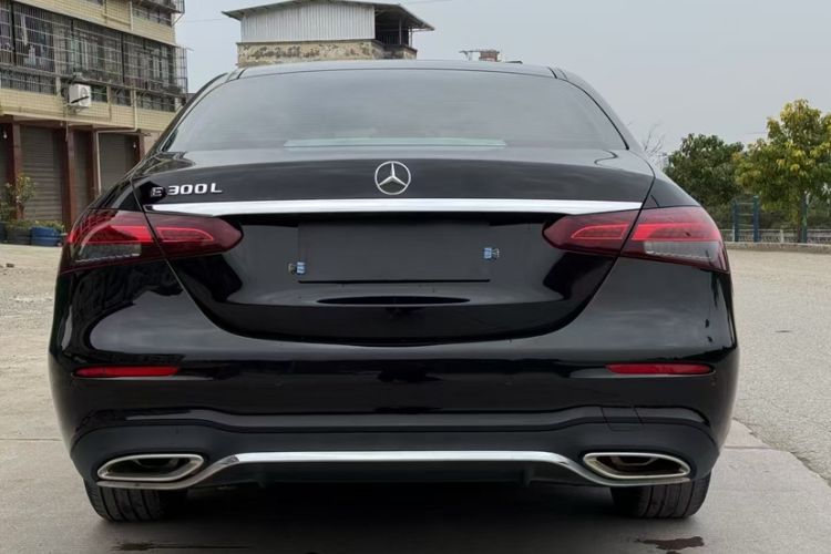 Used Mercedes-Benz E-Class 2021 E 300 L Sporty and Stylish Model Exterior 5