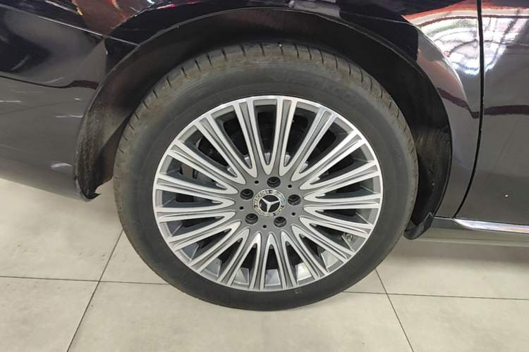 Used Mercedes-Benz E-Class 2021 E 300 L Stylish Model Exterior 5