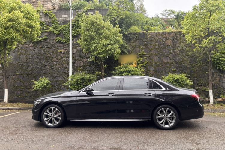 Used Mercedes-Benz E-Class 2021 E 300 L Sporty and Stylish Model Exterior 6