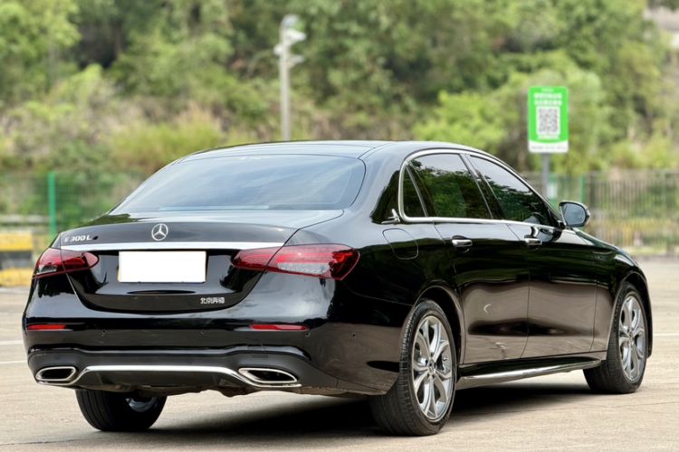 Used Mercedes-Benz E-Class 2021 E 300 L Sporty and Stylish Model Exterior 6