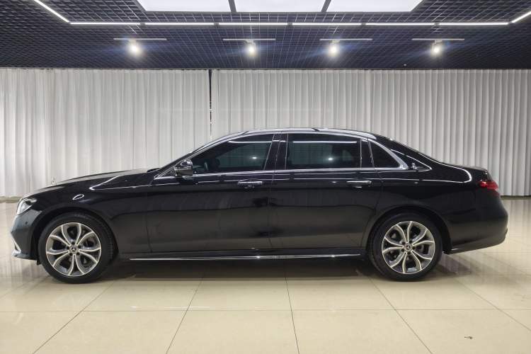 Used Mercedes-Benz E-Class 2021 E 300 L Sporty and Stylish Model Exterior 7