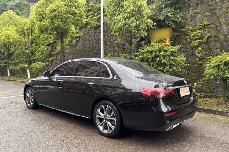 Used Mercedes-Benz E-Class 2021 E 300 L Sporty and Stylish Model Exterior 7