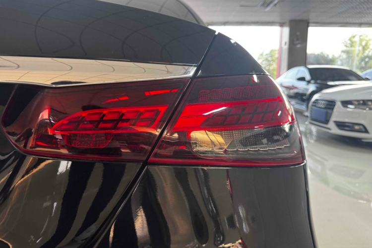 Used Mercedes-Benz E-Class 2021 Facelift E 260 L Exterior 8