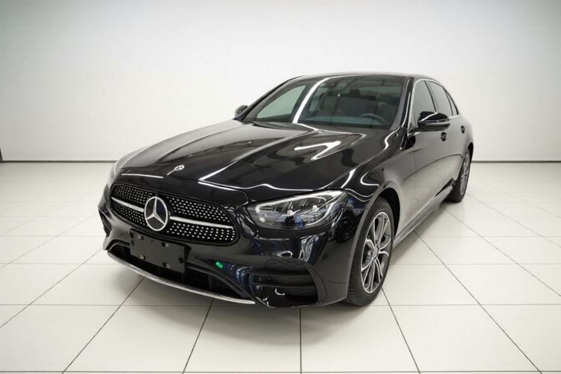Used Mercedes-Benz E-Class 2021 E 300 L Sport Luxury Edition Front Left 45 Deg