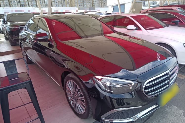 Used Mercedes-Benz E-Class 2021 Restyled E 300 L Luxury Edition Front Right 45 Deg