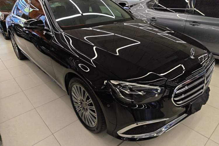 Used Mercedes-Benz E-Class 2021 Restyled E 300 L Luxury Edition Front Right 45 Deg