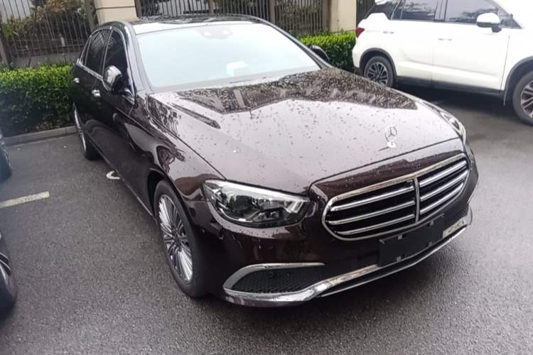 Used Mercedes-Benz E-Class 2021 E 300 L Premium Edition Front Right 45 Deg