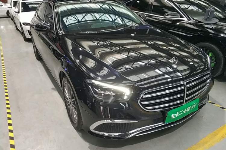 Used Mercedes-Benz E-Class 2021 Facelift E 260 L Front Right 45 Deg