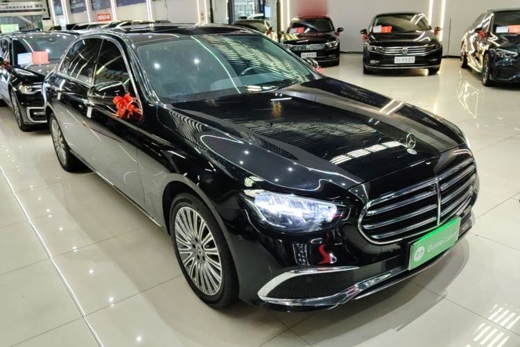 Used Mercedes-Benz E-Class 2021 Restyled E 300 L Luxury Edition Front Right 45 Deg