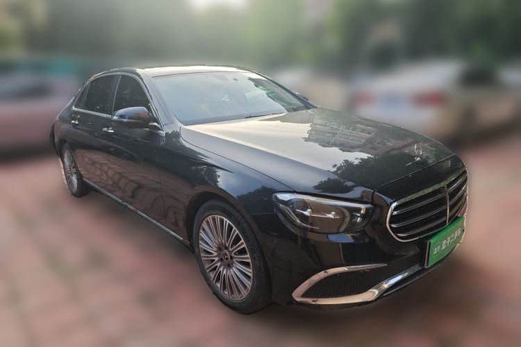 Used Mercedes-Benz E-Class 2021 Restyled E 300 L Luxury Edition Front Right 45 Deg