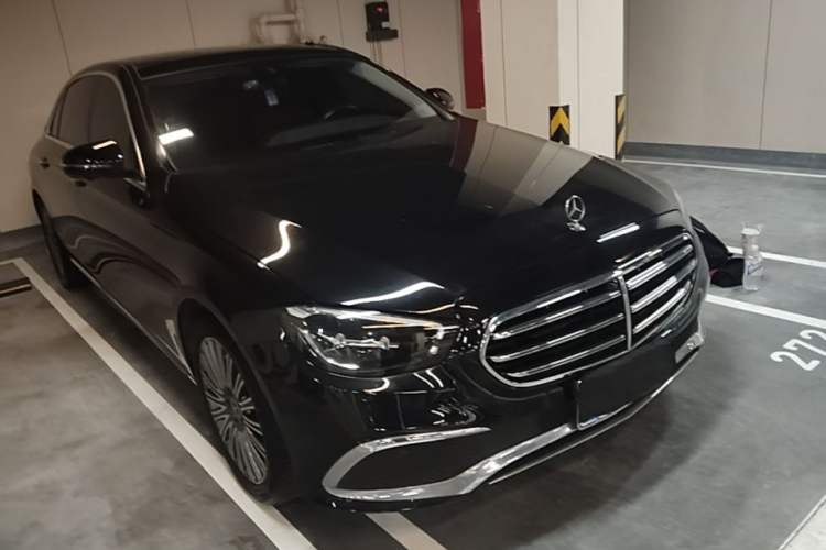 Used Mercedes-Benz E-Class 2021 Restyled E 300 L Luxury Edition Front Right 45 Deg