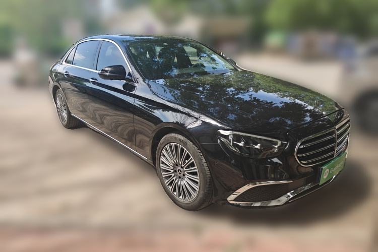 Used Mercedes-Benz E-Class 2021 Restyled E 300 L Luxury Edition Front Right 45 Deg