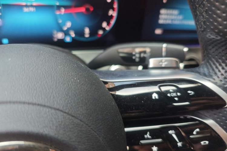 Used Mercedes-Benz E-Class 2021 Updated E 260 Fashion Sport Edition Gear Lever