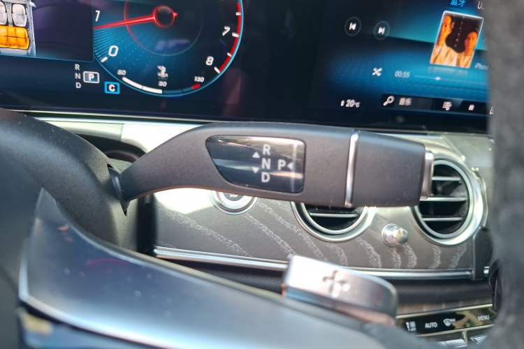 Used Mercedes-Benz E-Class 2021 Restyled E 300 L Sport Luxury Edition Gear Lever
