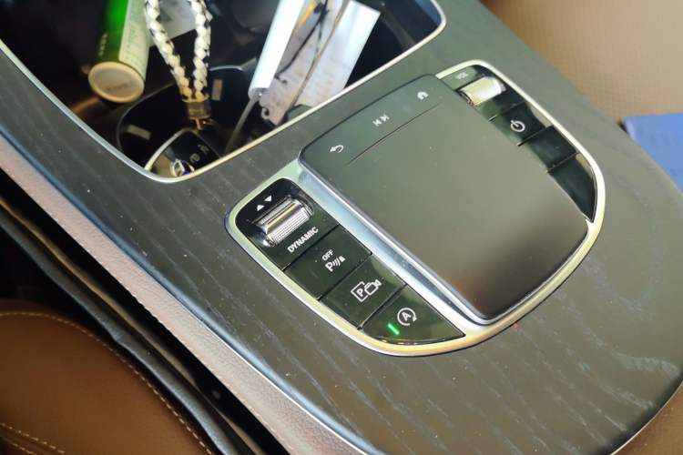 Used Mercedes-Benz E-Class 2021 Restyled E 300 L Sporty and Stylish Edition Gear Lever