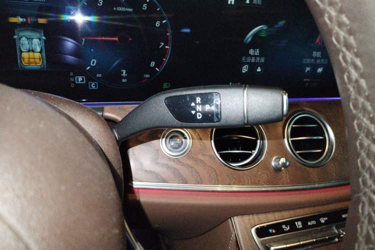 Used Mercedes-Benz E-Class 2021 Restyled E 300 L Luxury Edition Gear Lever