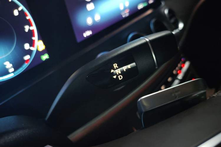 Used Mercedes-Benz E-Class 2021 E 300 L Luxury Model Gear Lever