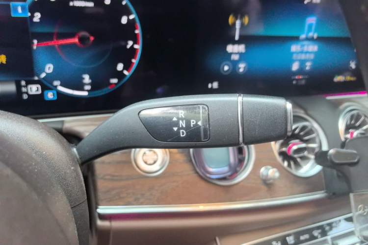 Used Mercedes-Benz E-Class 2021 Restyled E 300 L Luxury Edition Gear Lever