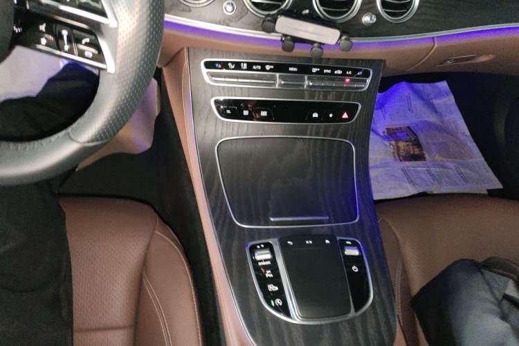 Used Mercedes-Benz E-Class 2021 Facelift E 300 L Stylish Edition Gear Lever