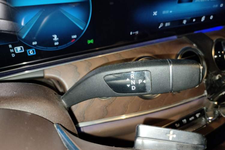 Used Mercedes-Benz E-Class 2021 Restyled E 300 L Luxury Edition Gear Lever