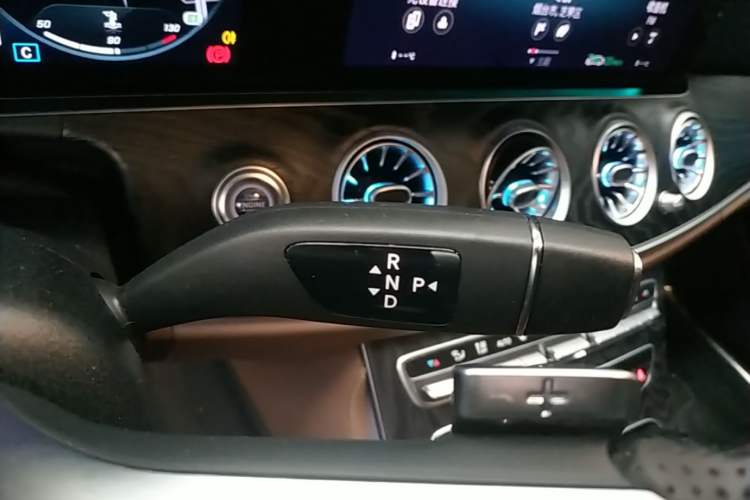 Used Mercedes-Benz E-Class 2021 Updated E 260 Fashion Sport Edition Gear Lever