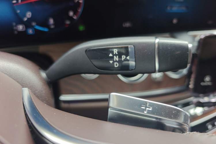 Used Mercedes-Benz E-Class 2021 E 300 L Premium Edition Gear Lever