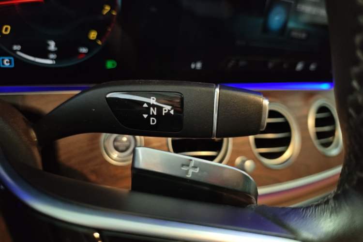 Used Mercedes-Benz E-Class 2021 E 300 L Stylish Model Gear Lever