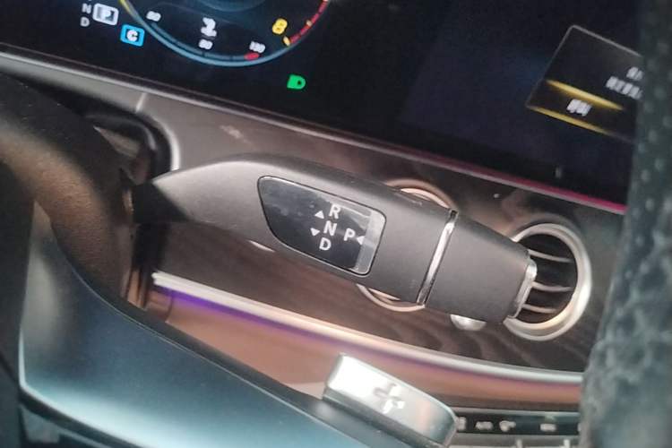 Used Mercedes-Benz E-Class 2021 Updated E 260 Fashion Sport Edition Gear Lever