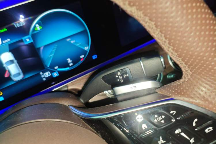 Used Mercedes-Benz E-Class 2021 E 300 L Stylish Model Gear Lever
