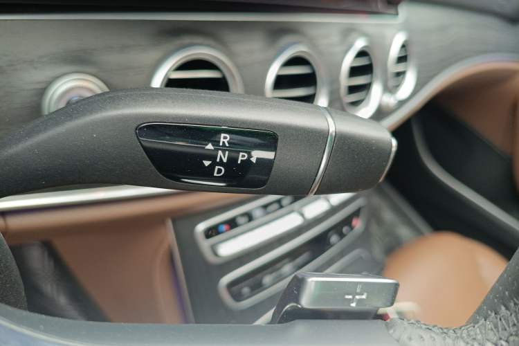 Used Mercedes-Benz E-Class 2021 Restyled E 300 L Sport Luxury Edition Gear Lever