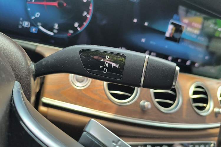Used Mercedes-Benz E-Class 2021 Restyled E 300 L Luxury Edition Gear Lever