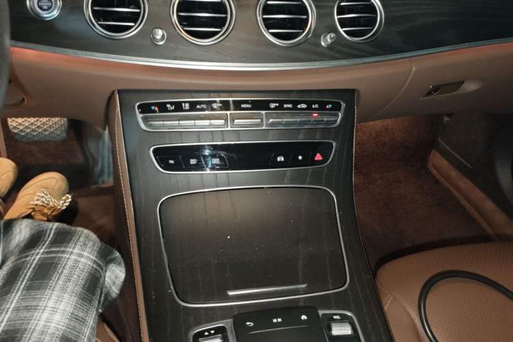 Used Mercedes-Benz E-Class 2021 E 300 L Sporty and Stylish Model Gear Lever