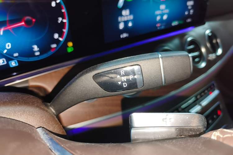 Used Mercedes-Benz E-Class 2021 Restyled E 300 L Luxury Edition Gear Lever