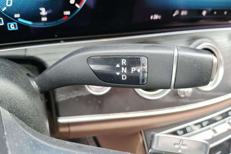 Used Mercedes-Benz E-Class 2021 E 300 L Sport Luxury Edition Gear Lever