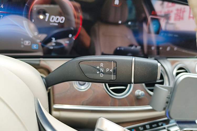 Used Mercedes-Benz E-Class 2021 Restyled E 300 L Luxury Edition Gear Lever