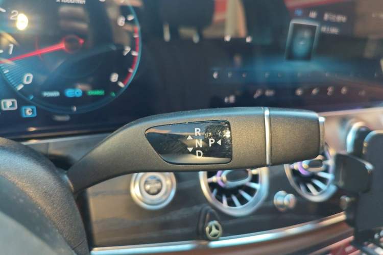 Used Mercedes-Benz E-Class 2021 E 260 Stylish Sports Edition Gear Lever