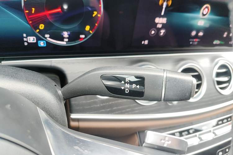 Used Mercedes-Benz E-Class 2021 E 300 L Sport Luxury Edition Gear Lever