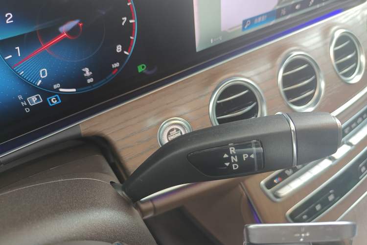 Used Mercedes-Benz E-Class 2021 Restyled E 300 L Luxury Edition Gear Lever