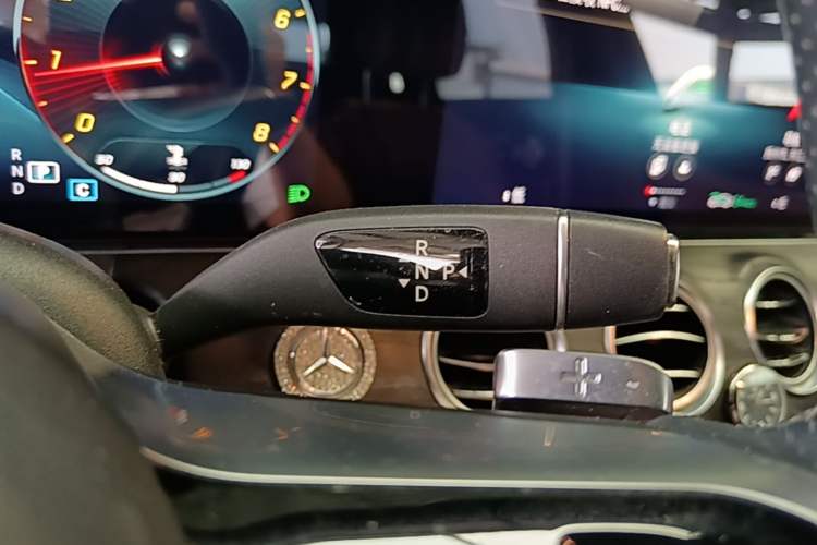 Used Mercedes-Benz E-Class 2021 E 300 L Sport Luxury Edition Gear Lever