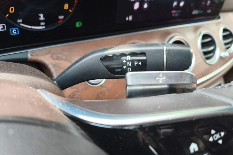 Used Mercedes-Benz E-Class 2021 Facelift E 300 L Stylish Edition Gear Lever