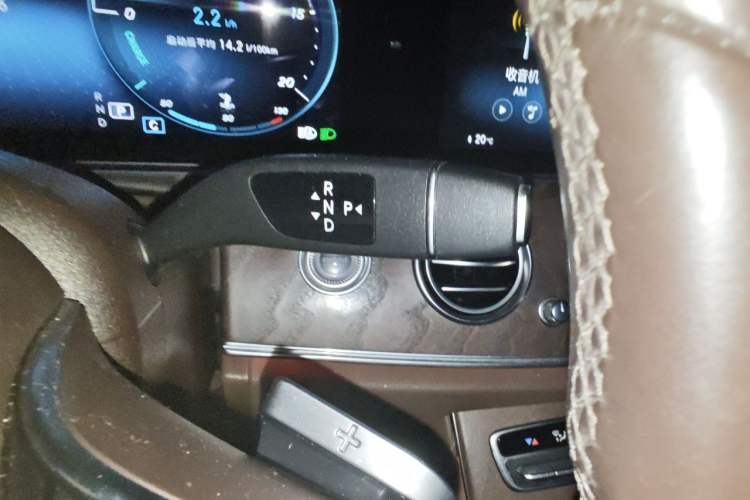 Used Mercedes-Benz E-Class 2021 E 300 L Premium Edition Gear Lever