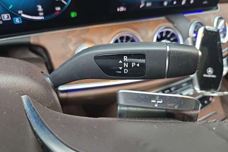 Used Mercedes-Benz E-Class 2021 Restyled E 300 L Luxury Edition Gear Lever