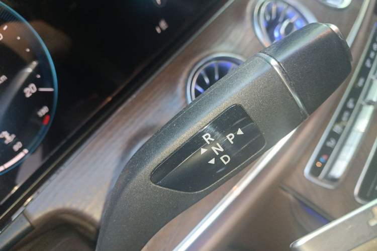 Used Mercedes-Benz E-Class 2021 Facelift E 300 L Stylish Edition Gear Lever