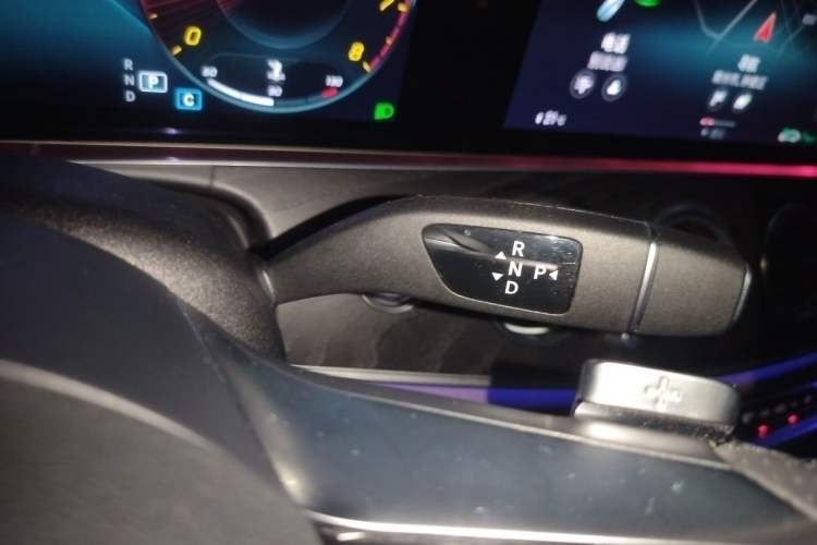 Used Mercedes-Benz E-Class 2021 Restyled E 300 L Sporty and Stylish Edition Gear Lever