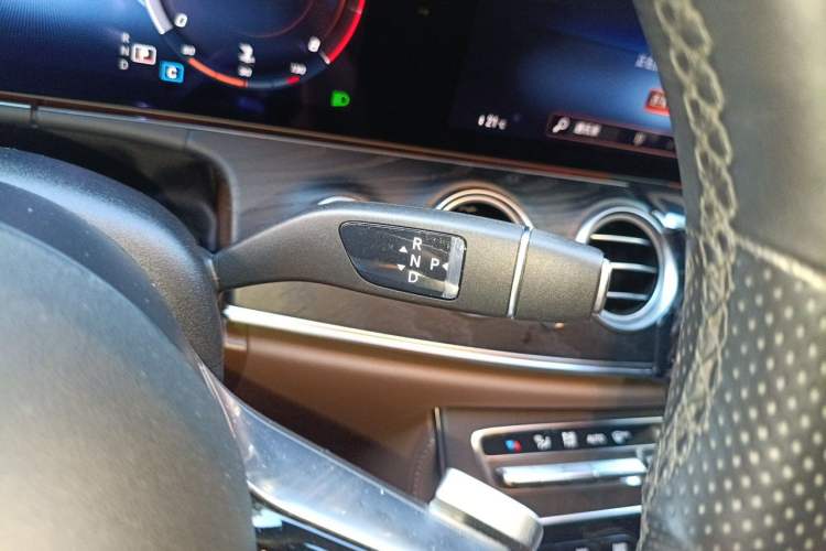 Used Mercedes-Benz E-Class 2021 E 260 Stylish Sports Edition Gear Lever